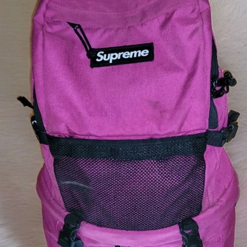 Supreme Large Contour Backpack, Magenta, Rare Fall/Winter 2015 Collection, EUC